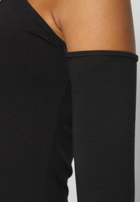 Weekday HALTER CUT OUT LONG SLEEVE - Camisola de manga comprida - black