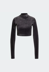 Musta lyhythihainen korkea kaulus paita, joka on valmistettu pehmeästä samettimateriaalista. Varustettu pitkillä hihoilla ja huomaamattomalla logolla rinnassa. Yhteensä sileä rakenne.