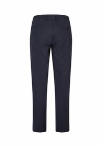 Navyblauwe broek van gladde stof, met een rechte snit, riemlussen en twee achterzakken met knoopsluitingen.