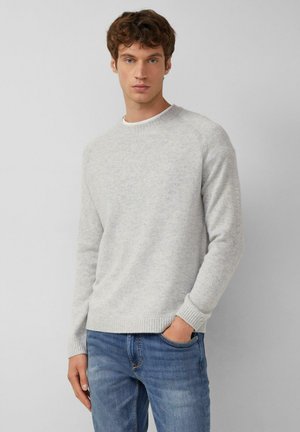 - Sweter