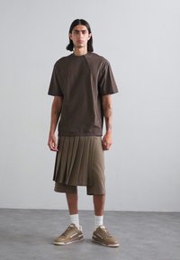 A-COLD-WALL* MILLBANK - Μπλουζάκι με στάμπα - brown