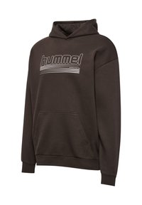 Brauner Hoodie aus Baumwollmischung, mit einer Fronttasche, gerippten Bündchen und Saum sowie einem weißen "hummel"-Logo auf der Brust.