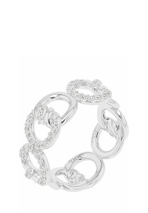 Bague à chaîne en argent avec des maillons ovales alternant lisses et ornés de cristaux pavés formant un anneau continu.