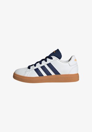 adidas Sportswear GRAND COURT 2.0 - Trainingsschuh - cloud white dark blue gum