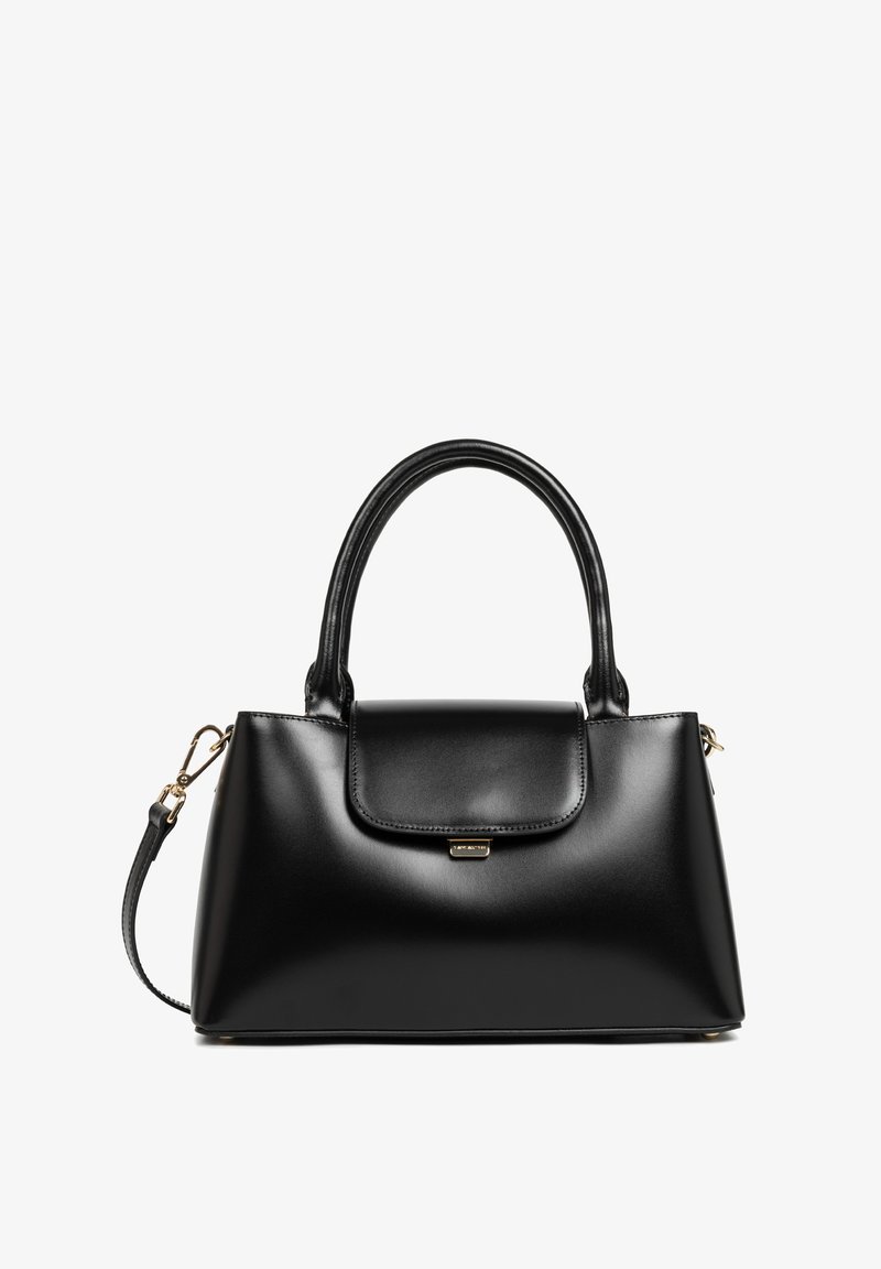 Borsa nera in pelle con un design strutturato, manici arrotondati e chiusura a patta. Presenta dettagli in oro e una tracolla staccabile.