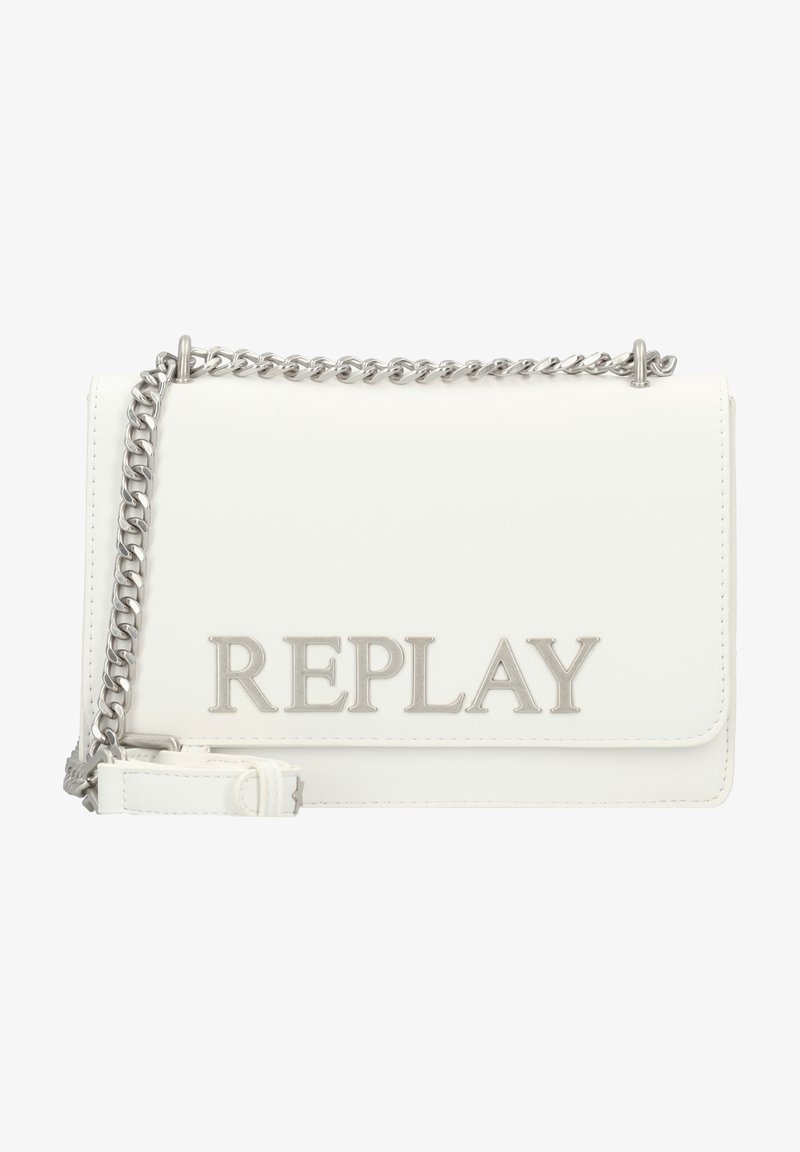 Borsa a tracolla in ecopelle bianca con catena argentata, dotata di chiusura a pattina e testo impresso "REPLAY" sulla parte anteriore.