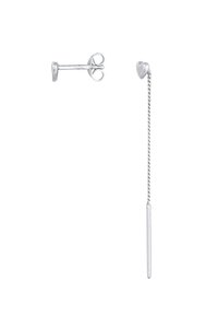 Orecchino a forma di cuore in argento abbinato a un orecchino pendente con catena più lunga. Presenta una superficie metallica liscia e un design minimalista.