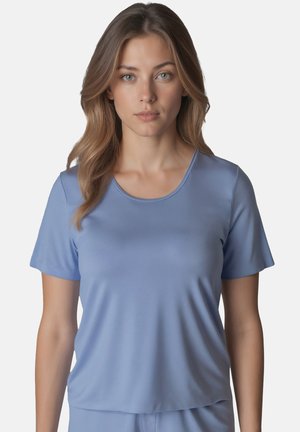 T-shirt azzurro chiaro a maniche corte, realizzato in tessuto morbido, con scollatura rotonda e vestibilità comoda, senza fantasie o dettagli.