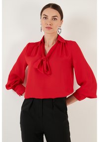 Unselected, red