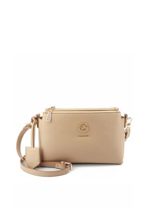 Borsa a tracolla in pelle beige con cerniera dorata, tracolla staccabile e logo circolare dorato sulla parte frontale.