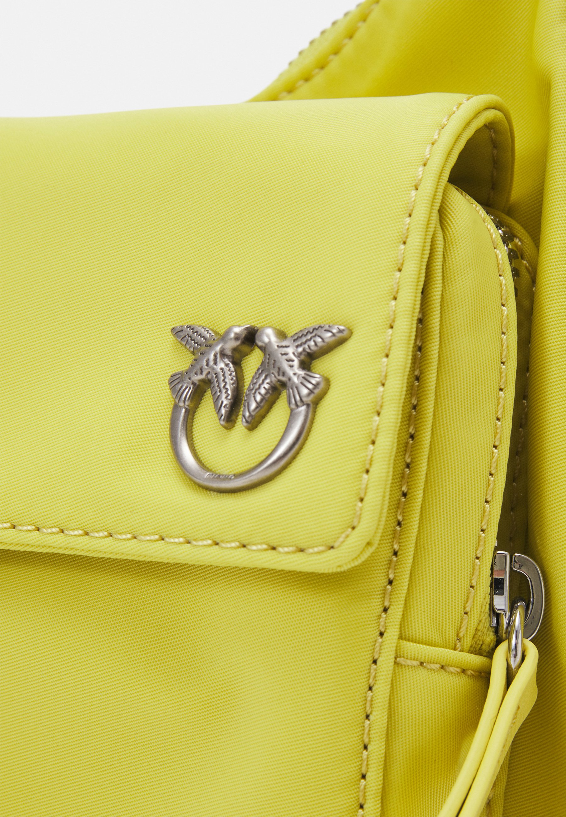 【関税&送料込】Pinko Top Yellow Pinko Cargo Bag Giallo Sole-Shiny Nickel | Hobo Bag