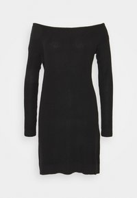 Černé pletené šaty s odhalenými rameny, dlouhými rukávy, hřebíkovou texturou, přiléhavým střihem a délkou do poloviny stehna. Bez viditelných vzorů nebo kovových detailů.