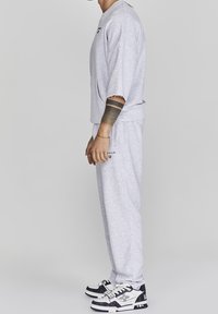 SIKSILK Sudadera - grey