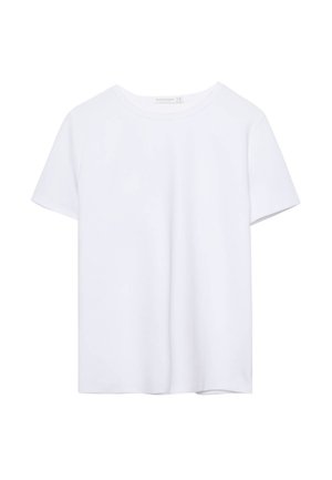 T-shirt bianco a maniche corte con collo rotondo e orlo dritto, esposto su uno sfondo bianco.