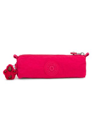 Astuccio rosa brillante realizzato in tessuto resistente, con chiusura a zip, una patch con logo testurizzato e un charm a forma di scimmietta pelosa.