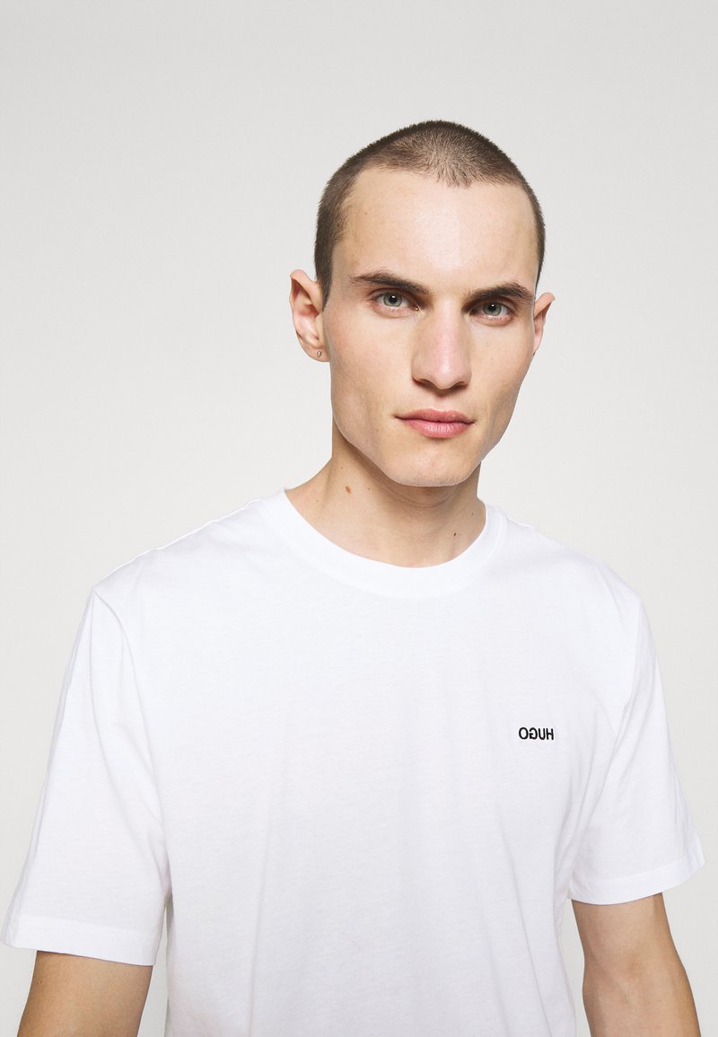 Herren T-Shirts basic | HUGO DERO T-Shirt basic white/weiß - UL47677 Herren T-Shirts basic | HUGO DERO T-Shirt basic white/weiß - UL47677