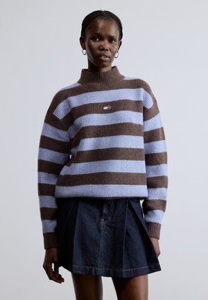 MOCKNECK BADGE SWEATER  - Džemperis - periwinkle dusk