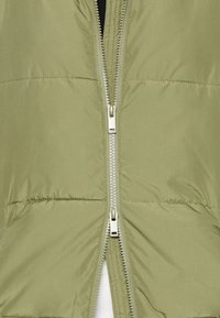 Thumbnail Image 6