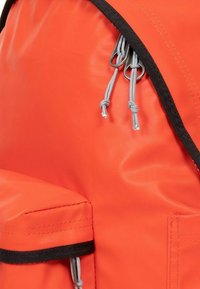 Eastpak DAY PAK'R - Ryggsäck - tarp tasty