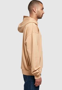Merchcode VALENTINES DAY LEOPARD HEART ULTRA HEAVY - Hoodie - unionbeige