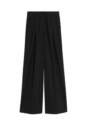 Pantalones de pierna ancha negros con cintura alta, que presentan plisados marcados, tela suave y un corte a medida. Sin cierres visibles.