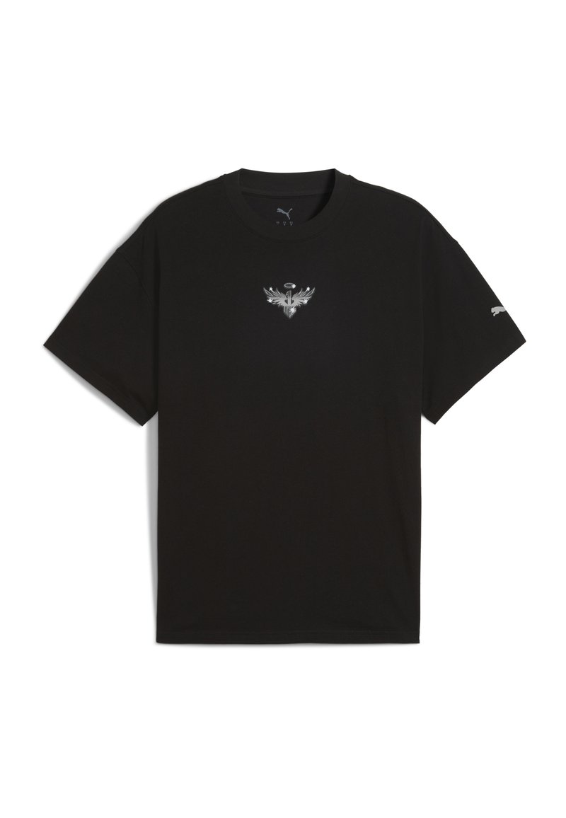 Sort bomulds t-shirt med korte ærmer. Har et sølvfagret falkemotiv på brystet og et lille logo på venstre ærme.
