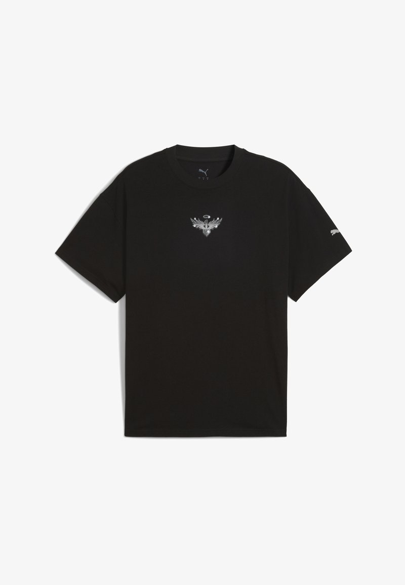 T-shirt de algodão preto com mangas curtas. Apresenta uma gráfica de fénix prateada no peito e um pequeno logótipo na manga esquerda.