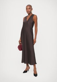 MICHAEL Michael Kors V NECK DRESS - Dienas kleita - chocolate