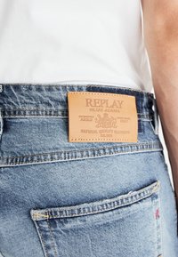 Replay WILLBI PANTS - Džíny Straight Fit - medium blue