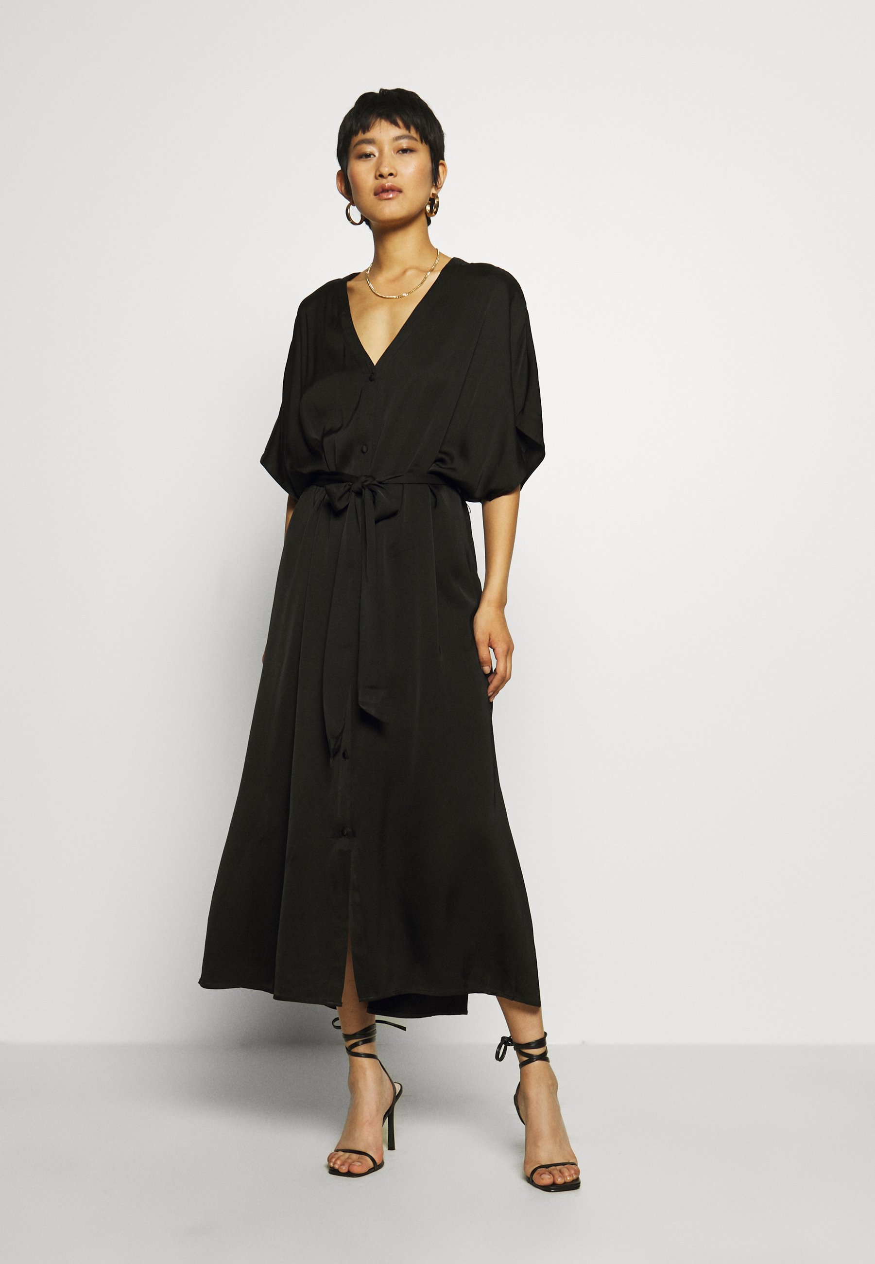 Carin Wester DRESS FLYNNE KAFTAN Skjortklänning black Carin Wester DRESS FLYNNE KAFTAN Skjortklänning black