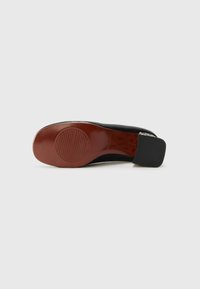Chie Mihara MUMBA - Classic heels - black