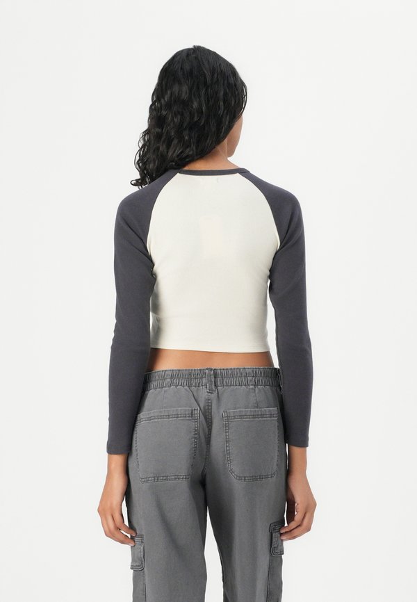 BRING THE SUN - Long sleeved top3