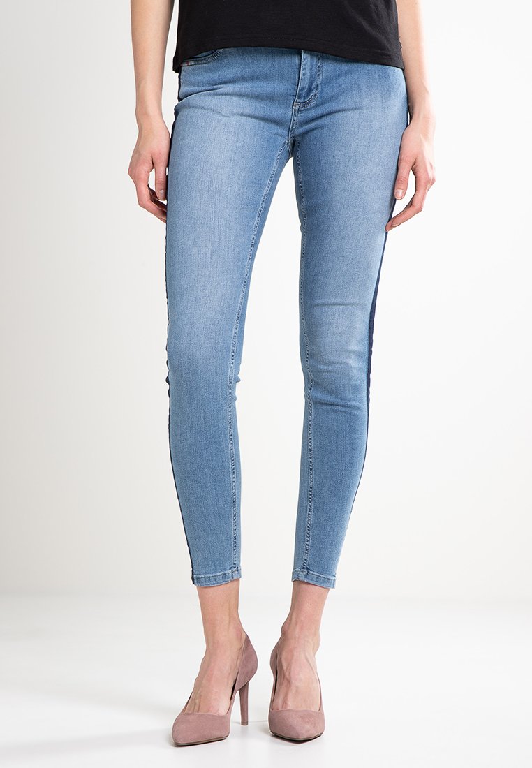 Blugi skinny fit