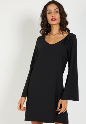 Outfitters Nation, VESTIDO CON STRASS EN HOMBROS Y MANGA ACAMPANADA - Vestido informal - black