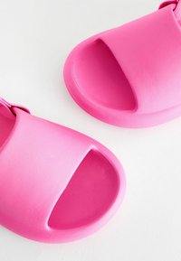 Next Sandaler - pink