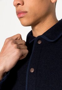 Nudie Jeans FRED - Casaco de verão - navy