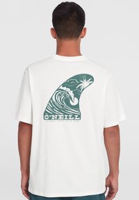 White cotton t-shirt with short sleeves, featuring a green wave graphic and palm tree on the back. O'Neill logo printed below the design.