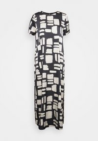 Vestido maxi en negro con un patrón abstracto en bloques crema, mangas cortas, cuello redondo y aberturas laterales; confeccionado en una tela suave y ligera.