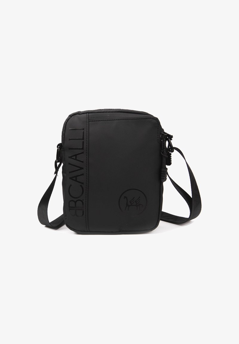 Borsa a tracolla nera in nylon con chiusura a zip, dettaglio del logo impresso e tracolla regolabile. Presenta un design rettangolare elegante.