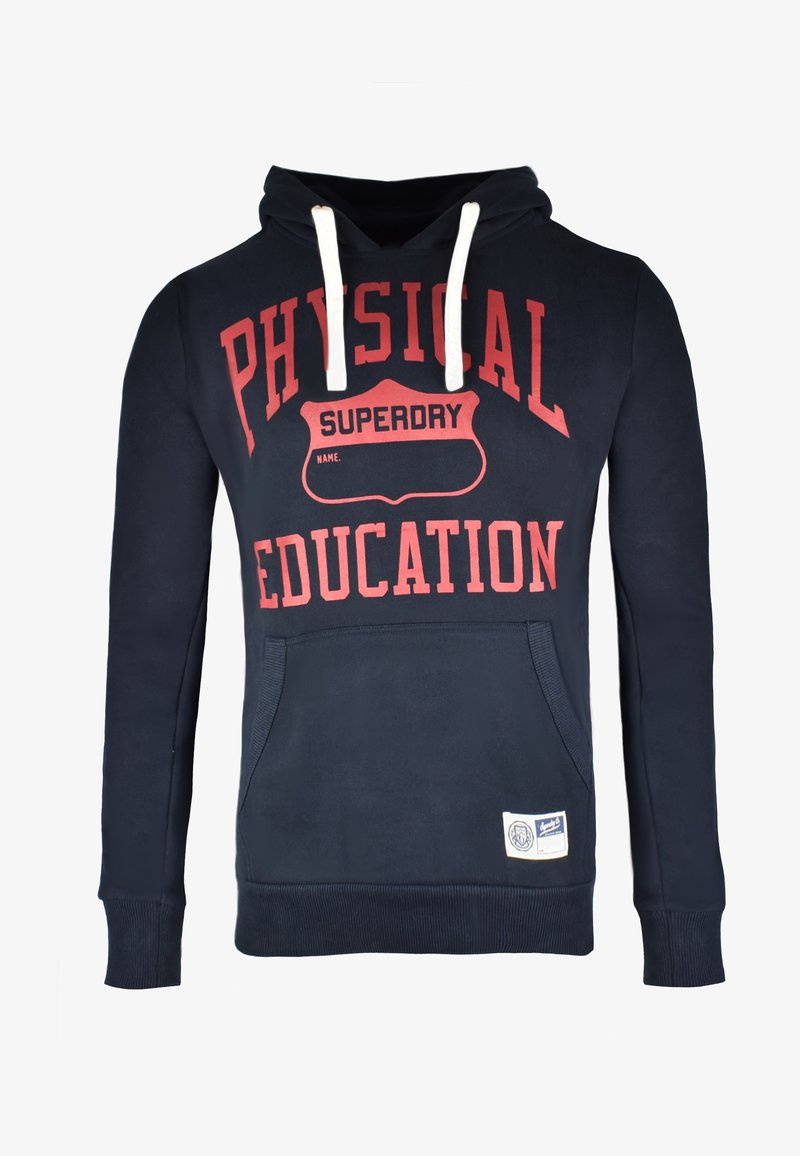 Felpa con cappuccio blu navy, con coulisse bianche e scritte rosse che recitano "EDUCAZIONE FISICA" e "SUPERDRY" sulla parte anteriore.