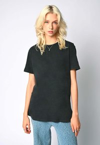 Mira Paris BRUTAL BACK VINTAGE - T-shirt print - black denim