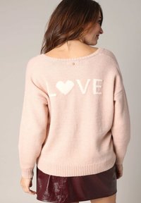 Non sélectionné, Pink