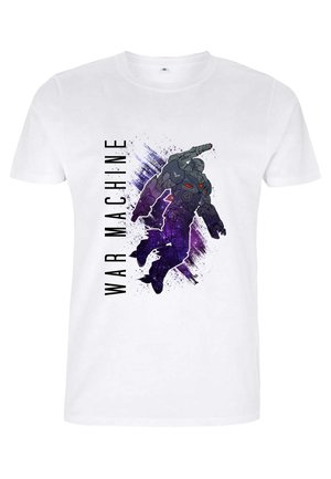 Weißes Baumwoll-T-Shirt mit einem grafischen Motiv eines schießenden, gepanzerten Charakters in Grautönen und Lila, begleitet von dem Text "WAR MACHINE" in senkrechter schwarzer Schrift.