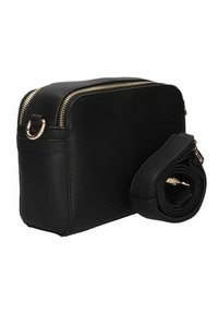 Borsa a tracolla nera in pelle con forma rettangolare, zip dorata e tracolla rimovibile. Presenta una texture liscia e un design minimalista.