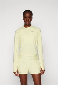 Nike Performance RUN - Langarmshirt - life lime
