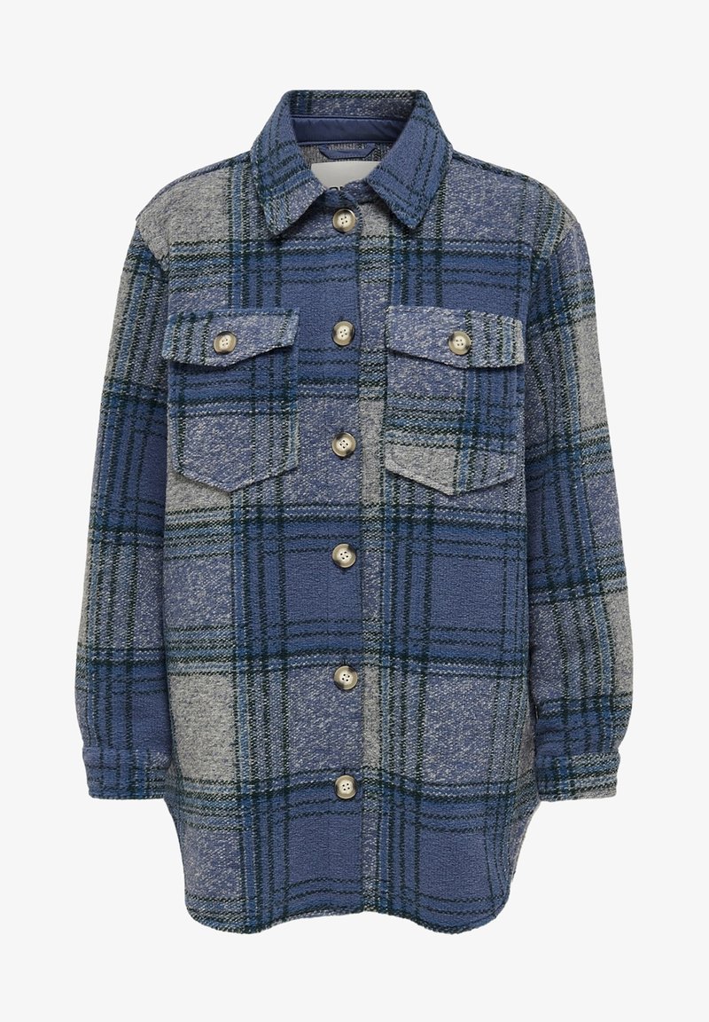 Veste à carreaux bleue et grise à boutons, manches longues, deux poches poitrine avec rabats boutonnés et col.