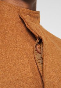 Newport Bay Sailing Club Cappotto classico - beige