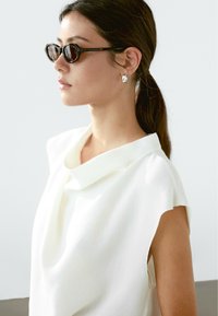 Massimo Dutti - FLOWING WITH DRAPED COLLAR  - Blouse - white Thumbnail Image 1