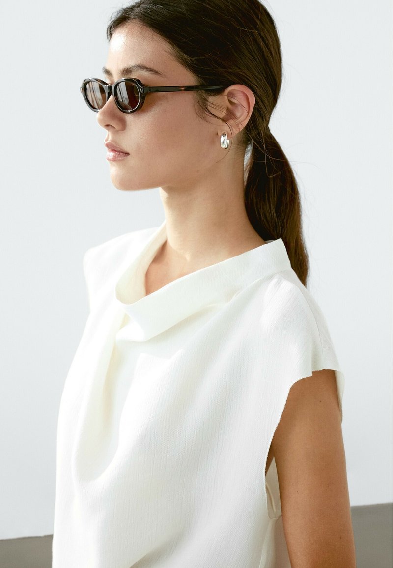 Massimo Dutti - FLOWING WITH DRAPED COLLAR  - Blouse - white, Enlarge