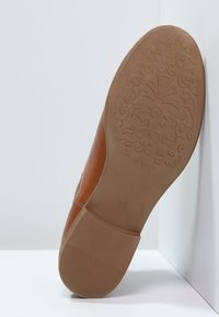 Pier One Botines bajos - cognac